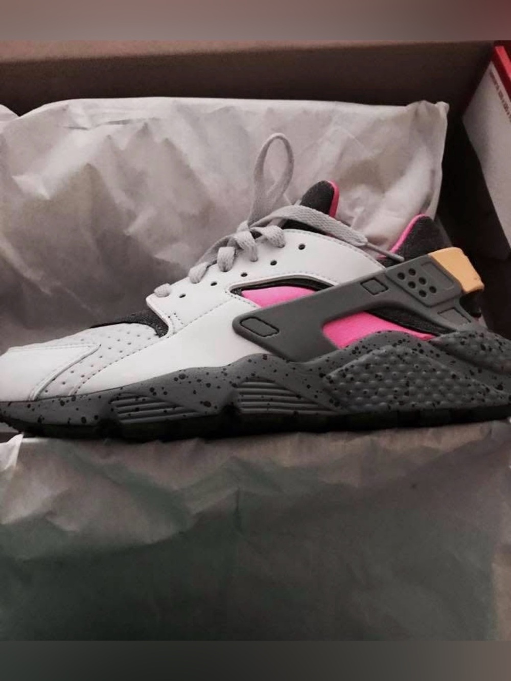 Women Low-Top Sneakers in White, Gray & Pink